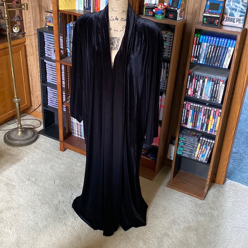 Vintage JS Collections Velvet Duster - w/ pockets!